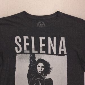 Selena Band Short Sleeve Crew Neck Shirt Womens Size Medium M Gray